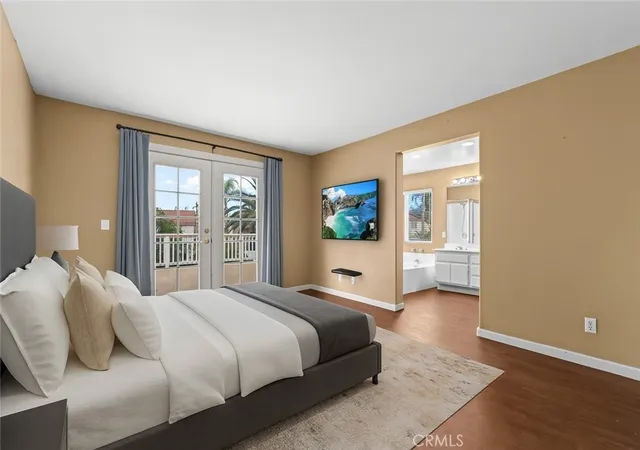 Photo 3 of Sale Pending at 32865 Naples Ct, Temecula, CA 92592 | MLS# CV25072785 | Listing updated on 2026-09-23