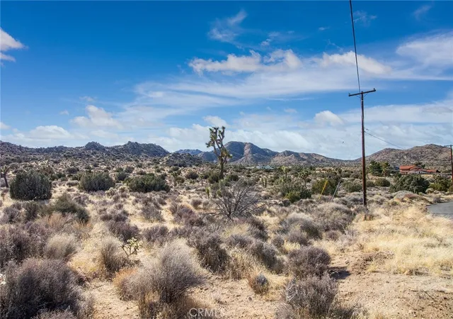 2nd image of 58947 Carmelita Cir, Yucca Valley, CA 92284 | MLS# JT25069039