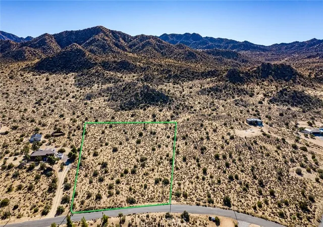 3rd image of 58947 Carmelita Cir, Yucca Valley, CA 92284 | MLS# JT25069039