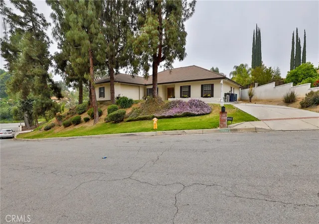 2nd image of 12698 La Solana Dr, Redlands, CA 92373 | MLS# IV25073743