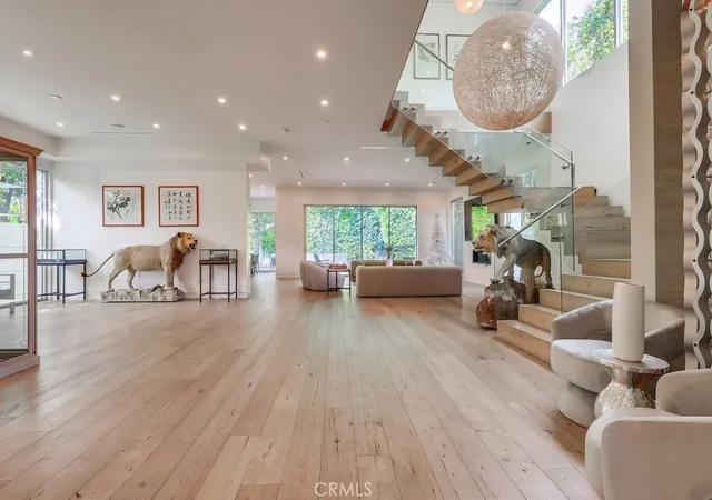 Photo 3 of Single family home for sale at 737 N Cherokee Ave, Los Angeles, CA 90038 | MLS# WS25062667 | Listing updated on 2026-01-09