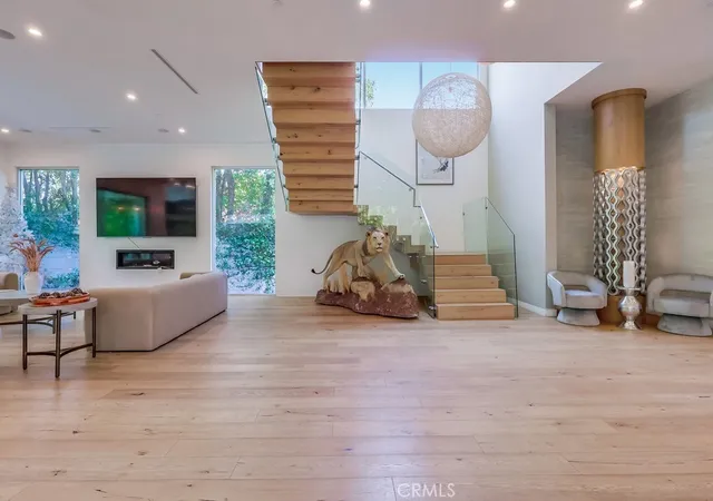 Photo 4 of Single family home for sale at 737 N Cherokee Ave, Los Angeles, CA 90038 | MLS# WS25062667 | Listing updated on 2026-01-09