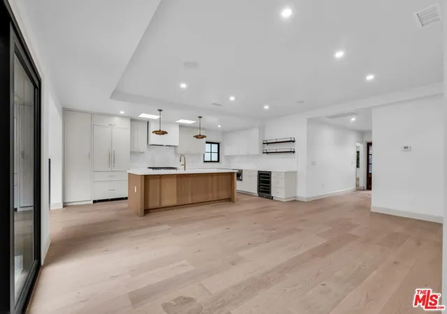 4th image of 7456 Denrock Ave, Los Angeles, CA 90045 | MLS# 25521425