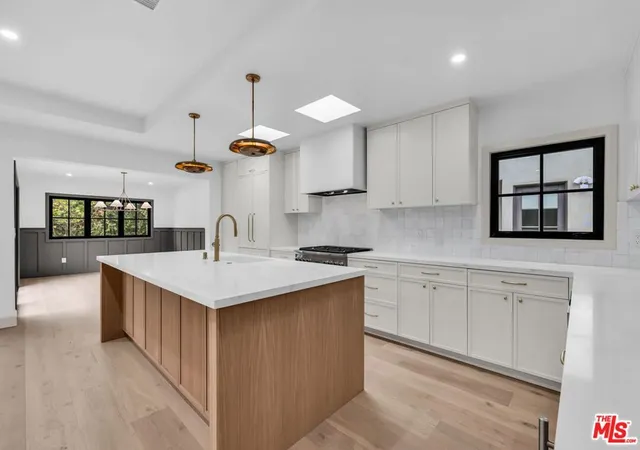 5th image of 7456 Denrock Ave, Los Angeles, CA 90045 | MLS# 25521425