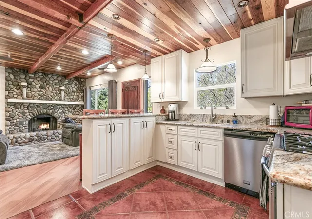 Homes for sale in Lake Arrowhead, CA | 28916 North Shore Road, Lake Arrowhead, CA 92352 | MLS# IG25074549