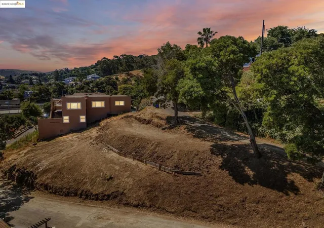 Photo 22 of Land for sale at 125 Kendall Ave, Crockett, CA 94525 | MLS# 41092332 | Listing updated on 2026-10-07