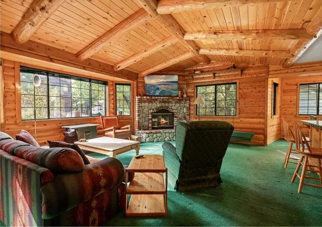 Photo 4 of Single family home for sale at 1464 Rockspray Dr, Big Bear Lake, CA 92315 | MLS# 219128088DA | Listing updated on 2026-03-28