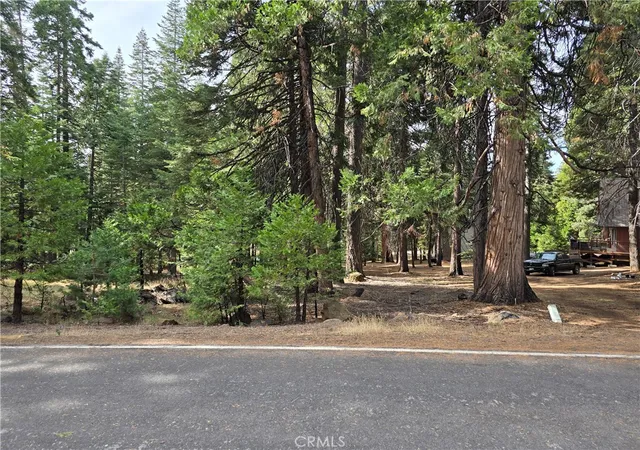 2nd image of 615 Clifford Trl, Lake Almanor, CA 96137 | MLS# SN25078390