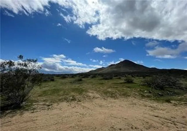 Photo 1 of Land for sale at 25 Falchion Ave, Apple Valley, CA 92307 | MLS# HD25078514 | Listing updated on 2026-04-09