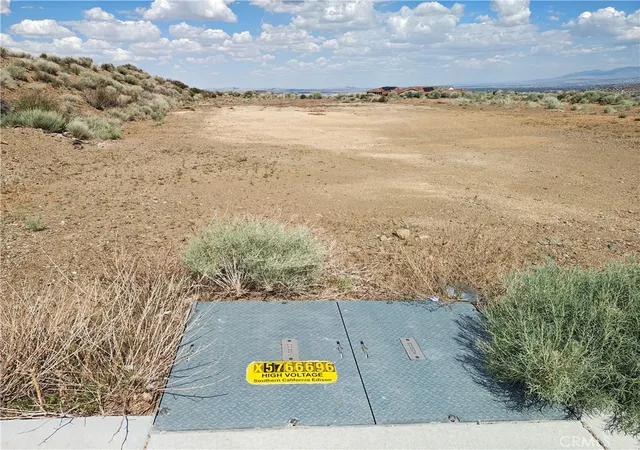 Photo 4 of Land for sale at 0 Marina Ct, Palmdale, CA 93551 | MLS# SR25080703 | Listing updated on 2026-01-30