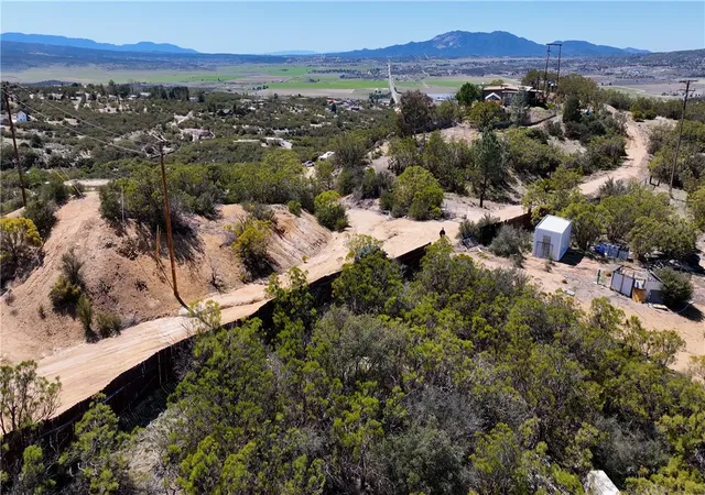 17th image of 59702 Table Mountain Truck Trl, Anza, CA 92539 | MLS# SW25081703