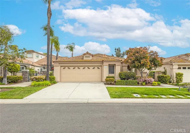 Photo 1 of Sale Pending at 24193 Corte Cordoba, Murrieta, CA 92562 | MLS# SW25082135 | Listing updated on 2025-11-10