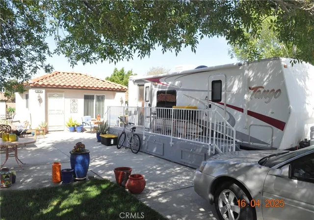 1st image of 11624 Ridgemark Rd, Apple Valley, CA 92308 | MLS# HD25081306
