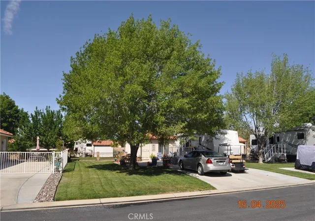 3rd image of 11624 Ridgemark Rd, Apple Valley, CA 92308 | MLS# HD25081306