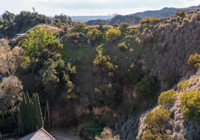 Homes for sale in Hollywood Hills East, CA | 2949 N Durand Dr, Hollywood Hills East, CA 90068 | MLS# SR25083109