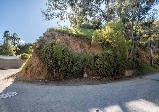 Homes for sale in Hollywood Hills East, CA | 2949 N Durand Dr, Hollywood Hills East, CA 90068 | MLS# SR25083109