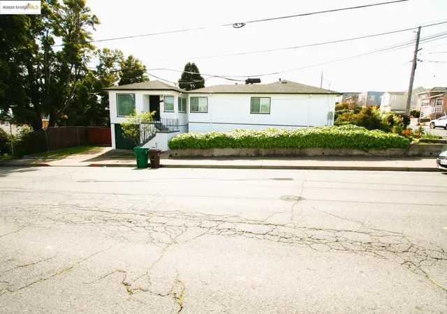 Photo 3 of Single family home for sale at 5312 Sacramento Ave, Richmond, CA 94804 | MLS# 41093616 | Listing updated on 2026-05-22