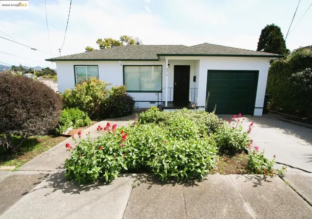 Photo 4 of Single family home for sale at 5312 Sacramento Ave, Richmond, CA 94804 | MLS# 41093616 | Listing updated on 2026-05-22
