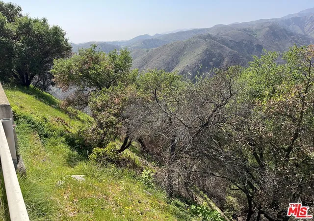 5th image of 1785 Alta Mura Rd Rd, Pacific Palisades, CA 90272 | MLS# 25525559
