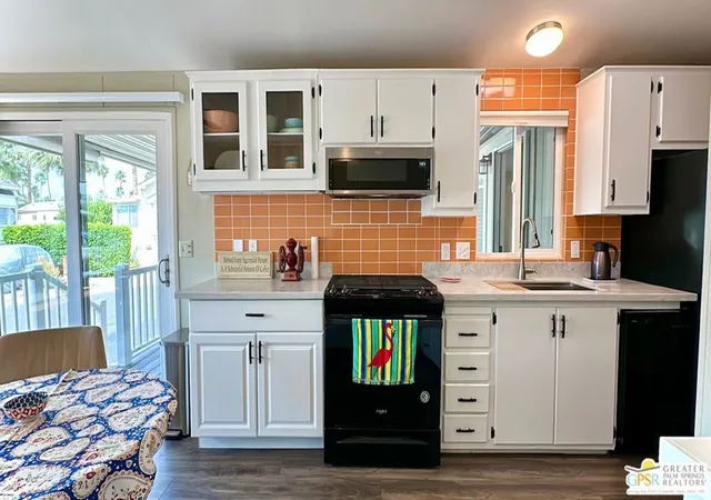 Photo 3 of Manufactured home for sale at 69801 Ramon Rd #139, Cathedral City, CA 92234 | MLS# 25527029PS | Listing updated on 2026-09-16