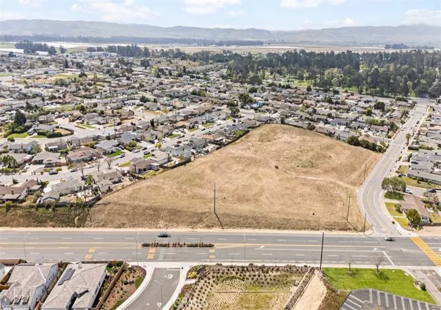 3rd image of 400 E Waller Ln, Santa Maria, CA 93455 | MLS# PI25085531