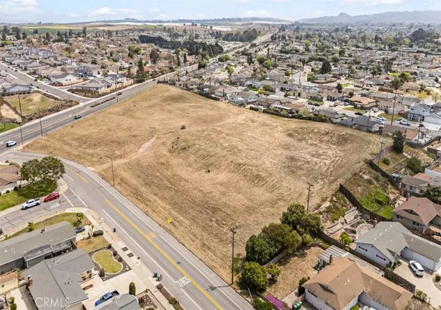 4th image of 400 E Waller Ln, Santa Maria, CA 93455 | MLS# PI25085531