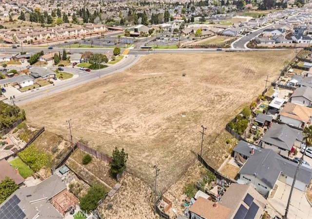 5th image of 400 E Waller Ln, Santa Maria, CA 93455 | MLS# PI25085531