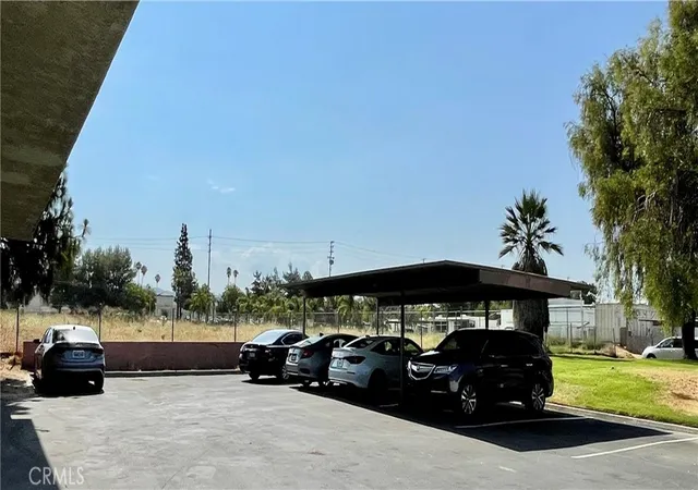 5th image of 610 E Lugonia Ave, Redlands, CA 92374
