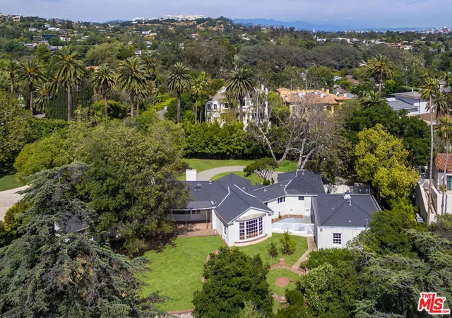 Photo 2 of Land for sale at 7 Oakmont Dr, Los Angeles, CA 90049 | MLS# 25528162 | Listing updated on 2026-10-08