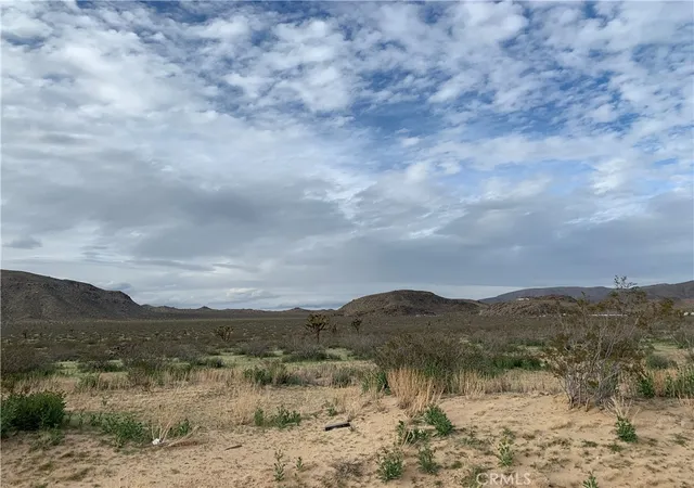 Photo 1 of Land for sale at 0 Mountain View Ln, Apple Valley, CA 92307 | MLS# HD25088142 | Listing updated on 2026-04-16