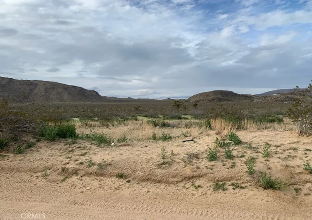 Photo 2 of Land for sale at 0 Mountain View Ln, Apple Valley, CA 92307 | MLS# HD25088142 | Listing updated on 2026-04-16