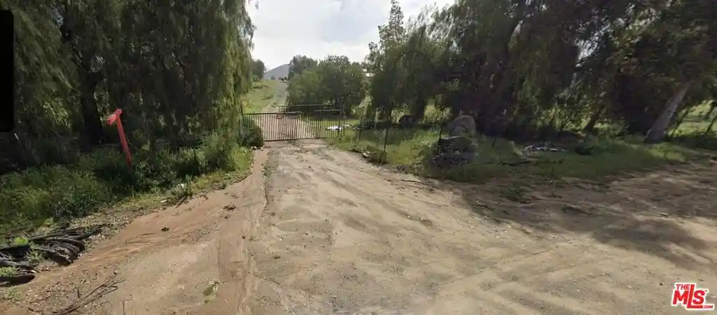 Land for sale at 35218 Twin Willow Rd, Murrieta, CA 92563 | MLS# 25528809