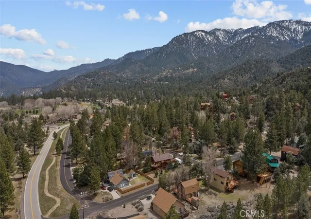 Photo 4 of Single family home for sale at 2609 Cedarwood Dr, Pine Mountain Club, CA 93222 | MLS# SR25089698 | Listing updated on 2026-06-11