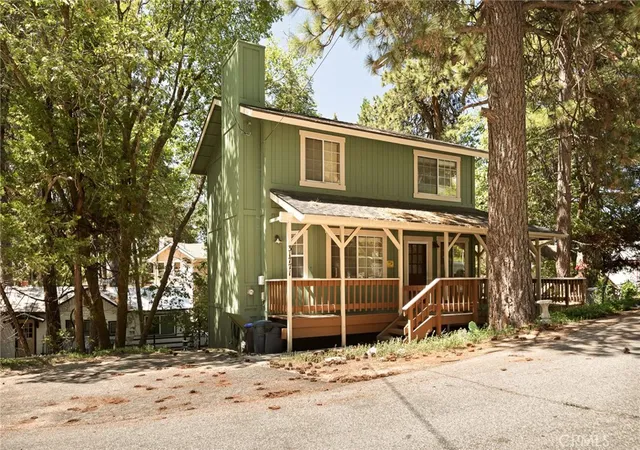 Photo 3 of Single family home for sale at 31771 Panorama Dr, Running Springs, CA 92382 | MLS# PW25091017 | Listing updated on 2026-06-01