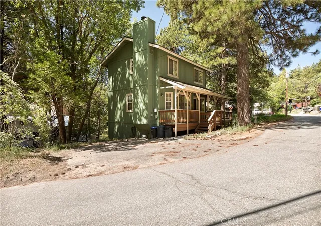 Photo 3 of Single family home for sale at 31771 Panorama Dr, Running Springs, CA 92382 | MLS# PW25091017 | Listing updated on 2026-06-01