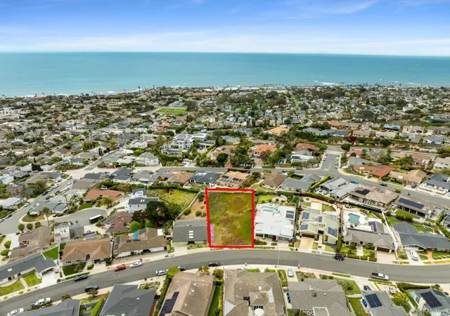 Photo 3 of Land for sale at 5452 Moonlight Ln, La Jolla, CA 92037 | MLS# NDP2504094 | Listing updated on 2026-04-07