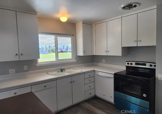Photo 3 of Single family home for sale at 42660 Iowa St, Palm Desert, CA 92211 | MLS# PW25092678 | Listing updated on 2026-07-07