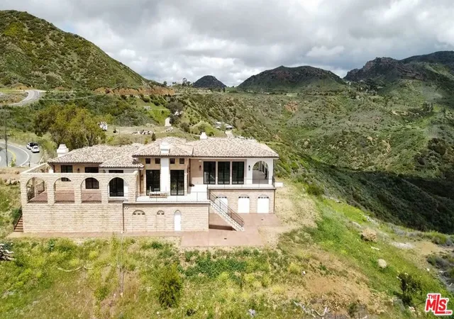 2nd image of 33182 Mulholland Hwy, Malibu, CA 90265 | MLS# 25531221