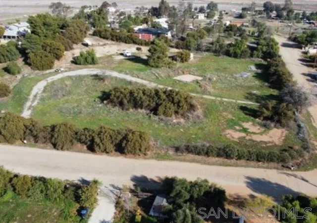 2nd image of 27640 Smith Rd, Winchester, CA 92596 | MLS# 250025856SD