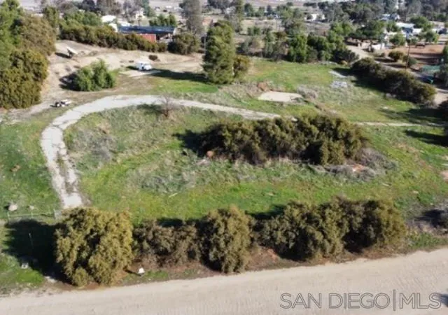 3rd image of 27640 Smith Rd, Winchester, CA 92596 | MLS# 250025856SD