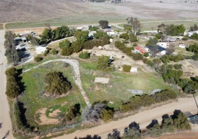 5th image of 27640 Smith Rd, Winchester, CA 92596 | MLS# 250025856SD