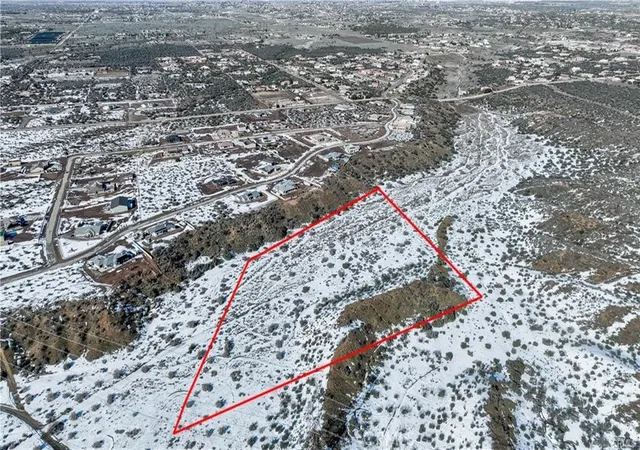 1st image of 0 El Centro, Phelan, CA 92371 | MLS# HD25092593