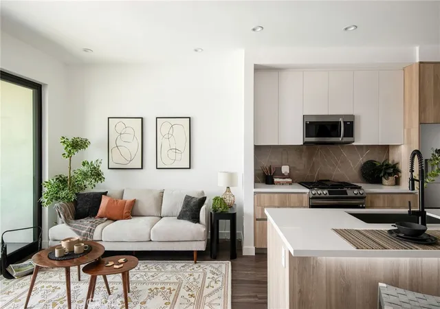 2nd image of 118 Astronaut Ellison S Onizuka Street #804, Los Angeles, CA 90012 | MLS# PF25095331