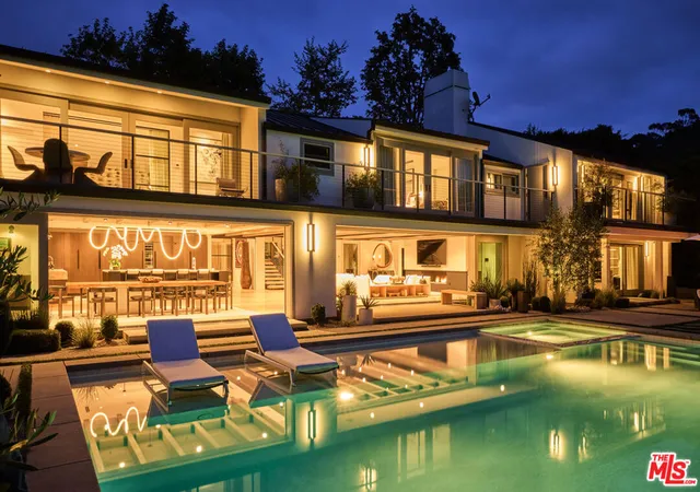 Photo 33 of Sale Pending at 3511 Cross Creek Ln, Malibu, CA 90265 | MLS# 25533497 | Listing updated on 2025-11-12