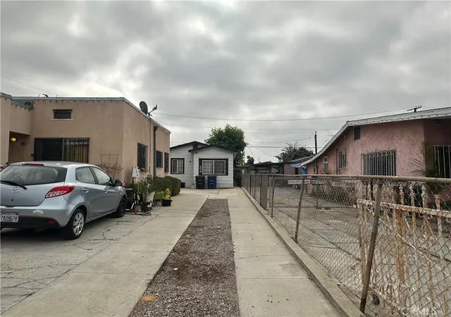 3rd image of 606 S Kern Ave, Los Angeles, CA 90022 | MLS# CV25097203