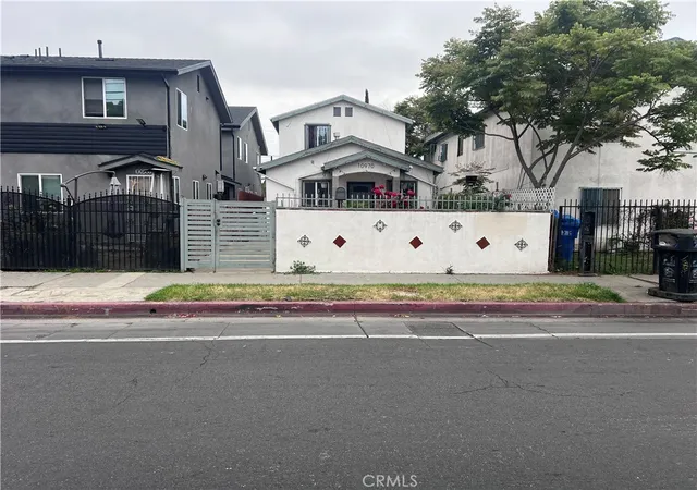 3rd image of 10970 Avalon Blvd, Los Angeles, CA 90061 | MLS# DW25098987