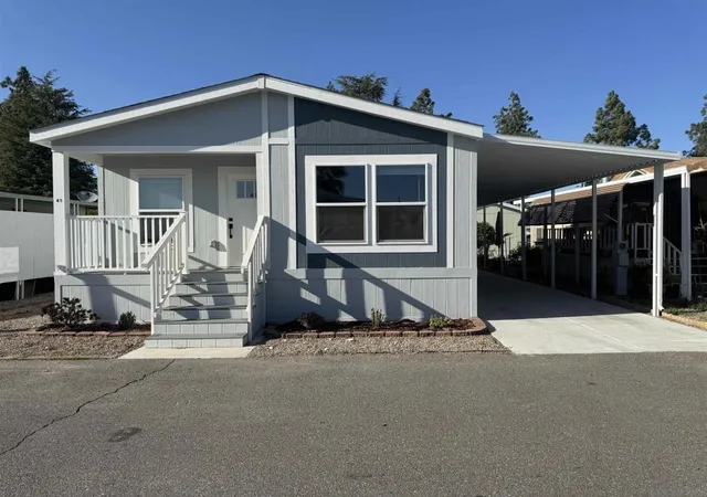 Photo 1 of Manufactured home for sale at 725 W Thornton Ave #45, Hemet, CA 92543 | MLS# 250026683SD | Listing updated on 2026-06-01