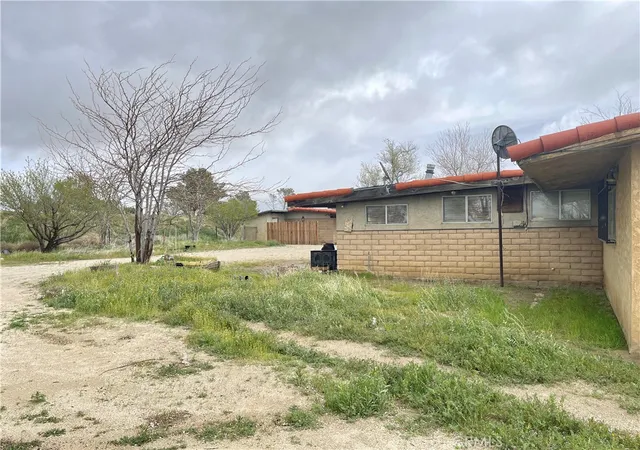 Photo 3 of Single family home for sale at 15981 Gaskell Rd, Rosamond, CA 93560 | MLS# SW25014578 | Listing updated on 2026-09-12
