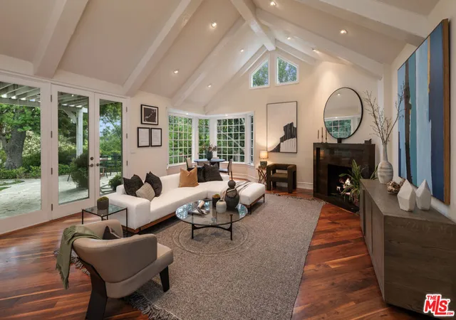 Photo 3 of Single family home for sale at 2576 Benedict Cyn Dr, Beverly Hills, CA 90210 | MLS# 25534991 | Listing updated on 2026-05-19