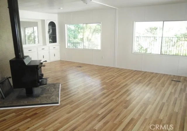 Photo 3 of Manufactured home for sale at 567 Silver Leaf Dr, Oroville, CA 95966 | MLS# OR25099634 | Listing updated on 2026-05-19